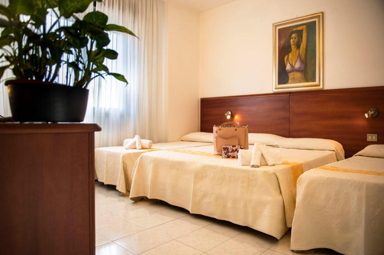 Hotel Califfo Quartu SantʼElena Εξωτερικό φωτογραφία