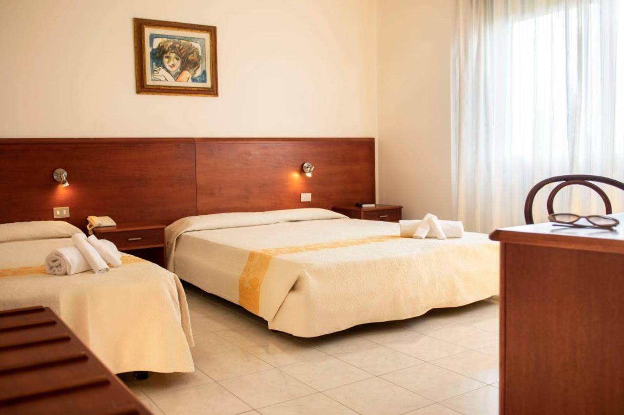 Hotel Califfo Quartu SantʼElena Εξωτερικό φωτογραφία